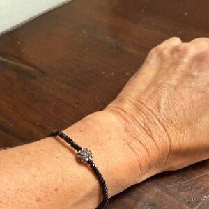 Elegant Black Beaded Bracelet with Silver Accent